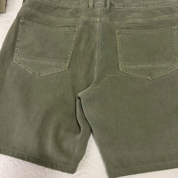 Men's Tommy Bahama Shorts - Picture 6 of 6